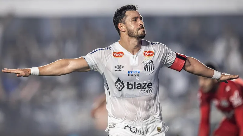 Giuliano lamenta má fase do Santos na Série B: "Não estamos conseguindo reagir"