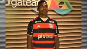 Alex Sandro apresenta desconforto e está fora da partida contra o Bahia