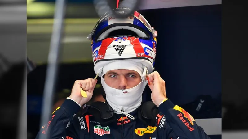 Verstappen é punido pela FIA por uso de palavrão em coletiva da F1