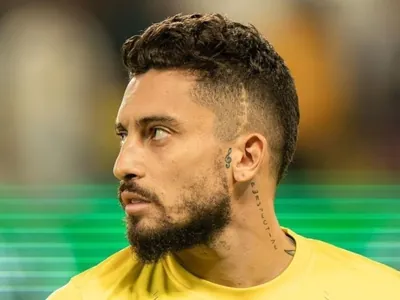 Alex Telles tem contrato rescindido com o Al Nassr e está livre no mercado