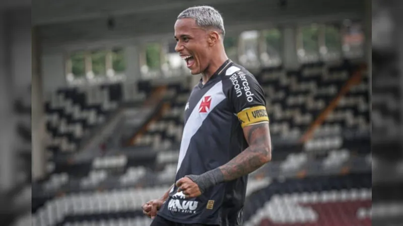 Vasco acerta a saída definitiva do lateral-esquerdo Matheus Julião