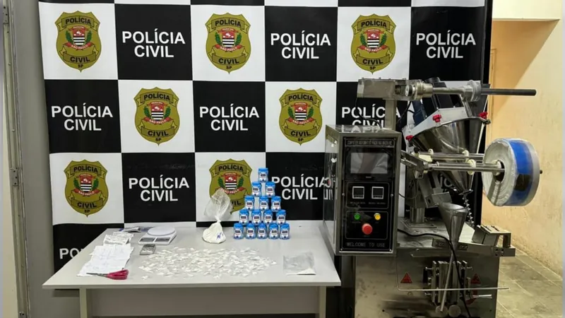 Polícia fecha fábrica de cocaína que funcionava dentro de uma casa em Campinas