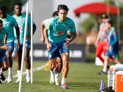 Pedro, do Flamengo, rompe o ligamento cruzado e está fora da temporada