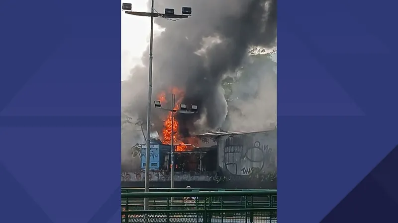 Incêndio atinge o Canecão, em Botafogo, na manhã desta quarta-feira