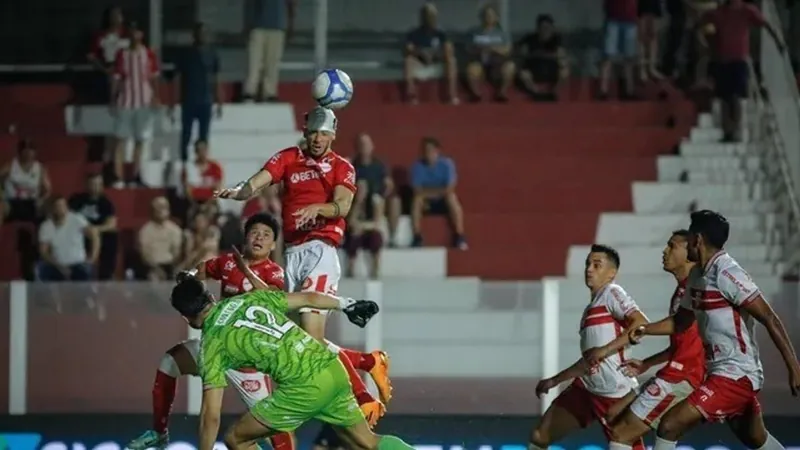 Vila Nova bate CRB em casa e sobe para 3º lugar da Série B