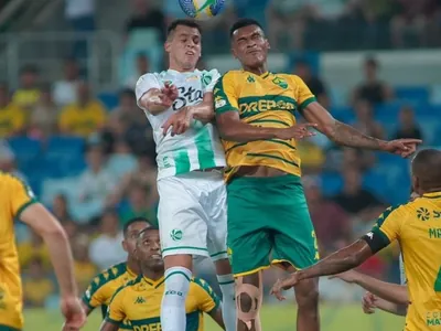 Árbitro explica anulação do gol do Cuiabá em áudio do VAR: "Não tem como esperar"