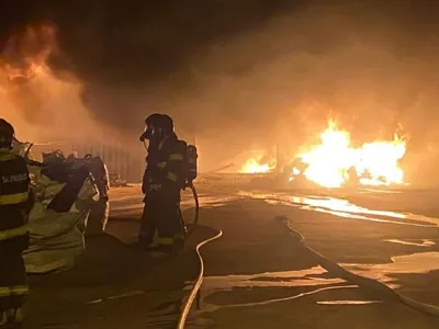 Galpão pega fogo em Louveira; ninguém ficou ferido