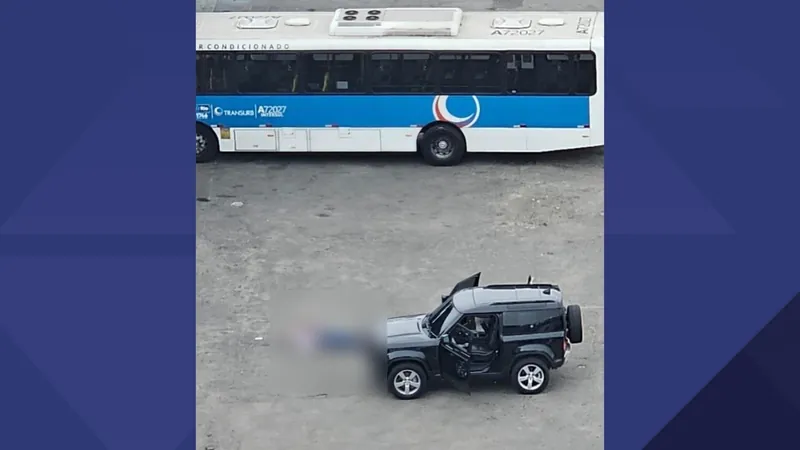 Policial Federal aposentado morre após tiroteio com criminosos em garagem de ônibus no Rio