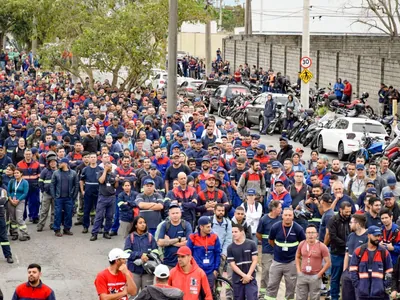 Trabalhadores da Alstom em Taubaté entram em estado de greve após anúncio de demissões