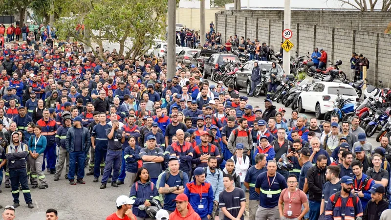 Trabalhadores da Alstom em Taubaté entram em estado de greve após anúncio de demissões