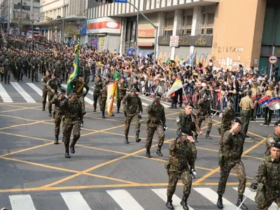 7 de Setembro: desfile no Centro de Campinas reúne 20 mil pessoas