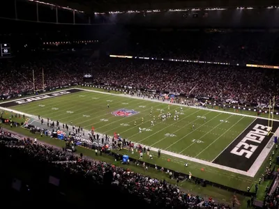 LeBron James detona gramado do estádio do Corinthians para jogo da NFL