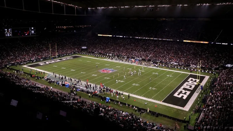 LeBron James detona gramado do estádio do Corinthians para jogo da NFL