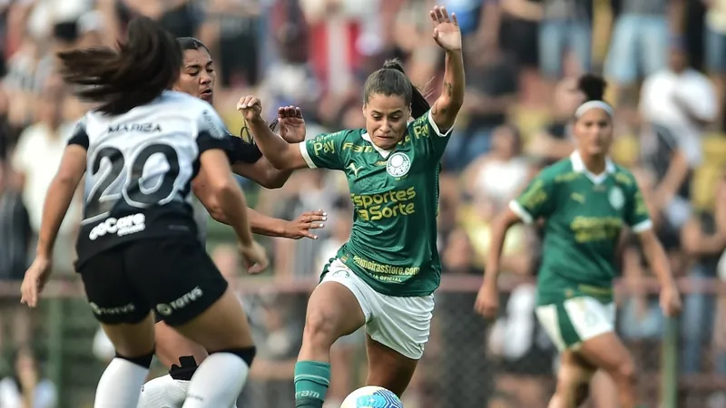 Palmeiras vence, mas Corinthians avança e pega São Paulo na final do Brasileirão Feminino