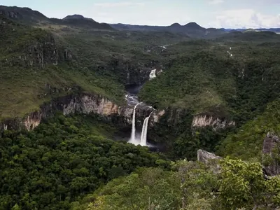 Incêndio queima 10 mil hectares no Parque da Chapada dos Veadeiros