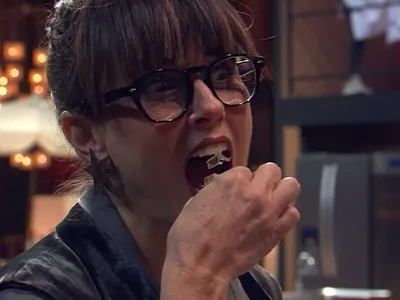 Helena Rizzo vive momento tenso em degustação no MasterChef: "Tem dentista de plantão?"