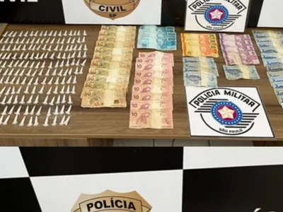 Dupla é presa com maconha, cocaína e dinheiro em Arealva