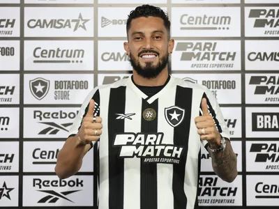 Lateral-esquerdo Alex Telles, do Botafogo, é convocado para a Seleção Brasileira