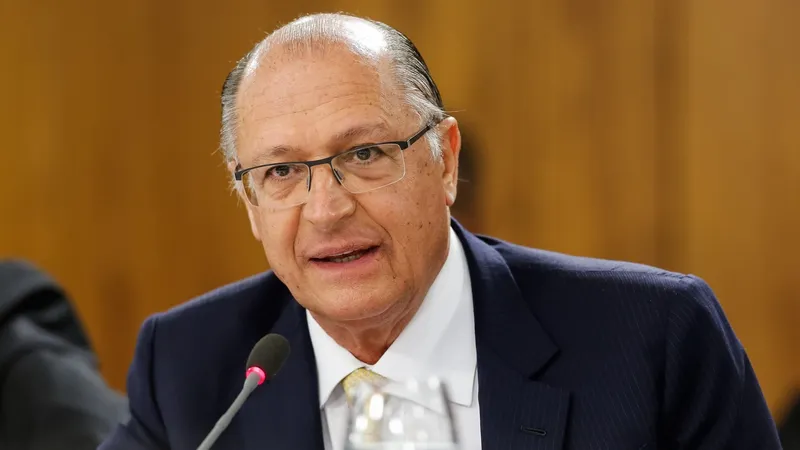 Alckmin critica posse de Maduro na Venezuela: 'Lamentável'