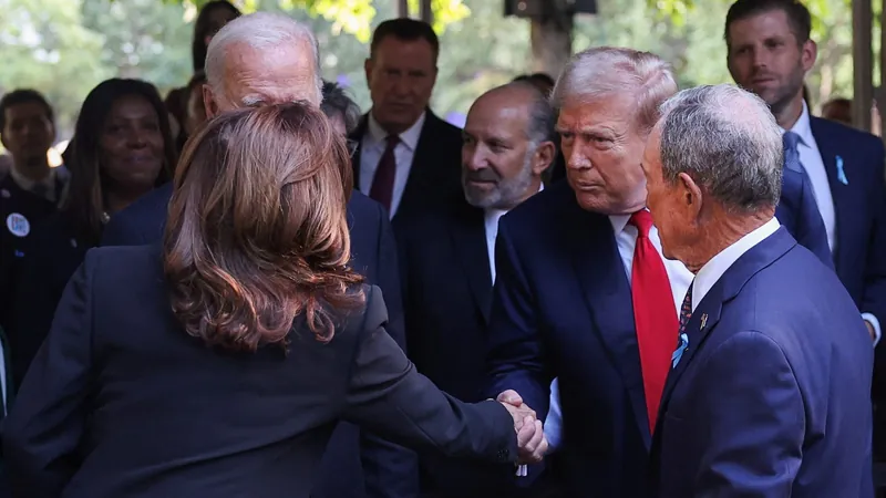 Kamala e Trump se cumprimentam em cerimônia do 11 de Setembro nos EUA