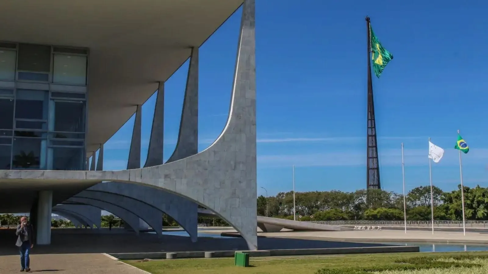 Disputa pelos apartamentos funcionais em Brasília vira caso de Justiça