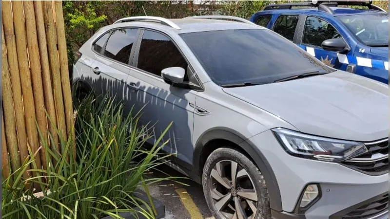 Polícia localiza dois carros roubados do estacionamento de Viracopos