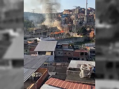 Moradores de diferentes pontos da Zona Norte da capital fluminense relatam falta de energia