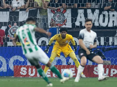 Hugo critica árbitro em gol do Juventude e ironiza "dancinha" de Jair Ventura