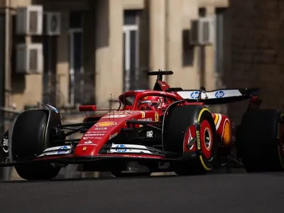 Leclerc supera Pérez por 0.006 e lidera segundo treino livre do GP do Azerbaijão