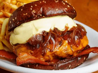 Hamburgueria de SP é eleita a 4ª melhor do mundo; saiba quanto custa comer no Holy Burger