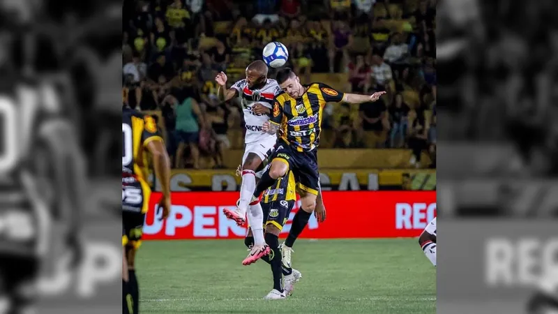 Novorizontino tem 3 jogadores expulsos, mas bate Botafogo-SP e segue líder