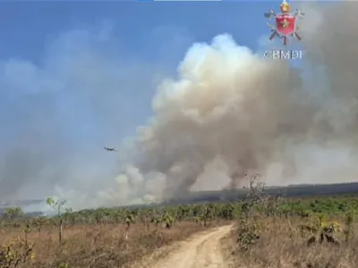 Incêndio de grandes proporções atinge Parque Nacional de Brasília