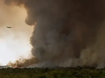 Chuva, tempo seco e incêndio marcam o início da semana no Brasil