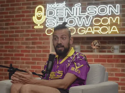 Podcast Denílson Show recebe o jornalista e influenciador Cartolouco