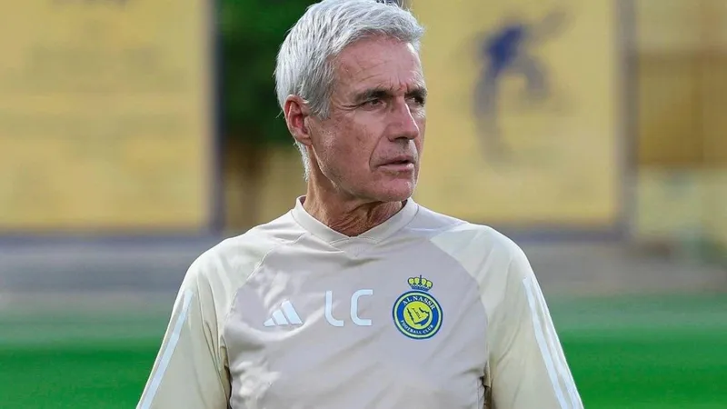 Al Nassr anuncia a demissão de Luis Castro, ex-Botafogo, e mira Zidane