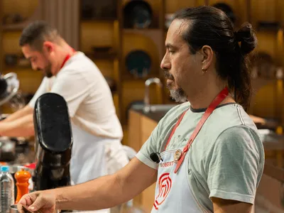 Roberto, do MasterChef, brinca sobre fama de calmo no programa: "Engano bem"