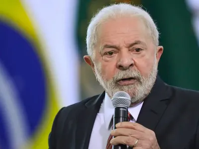 Lula sanciona com vetos lei que retoma gradualmente reoneração da folha