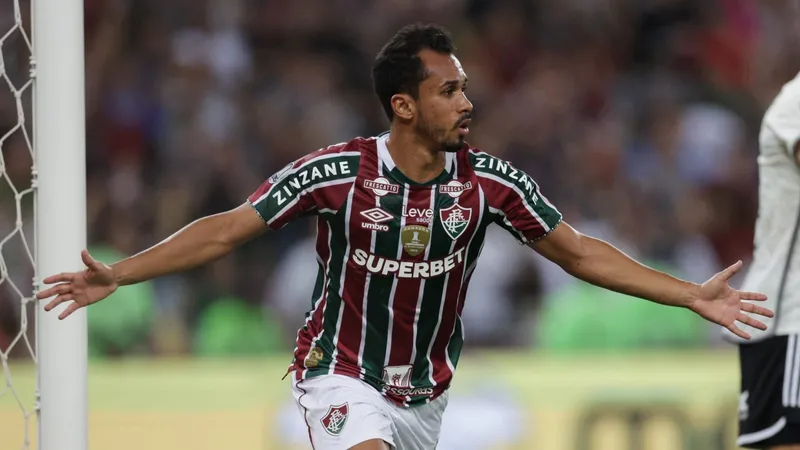 Fluminense marca no fim, vence Atlético-MG e abre vantagem na Libertadores