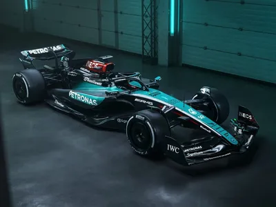 Mercedes troca o prata pelo verde e apresenta novo visual para o GP de Singapura