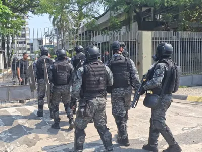 Quatro pessoas são detidas após PM entrar na UERJ para retirar manifestantes