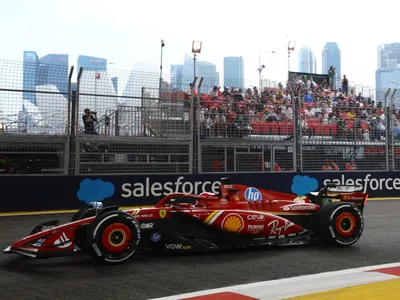 Leclerc desbanca Norris e lidera primeiro treino livre do GP de Singapura