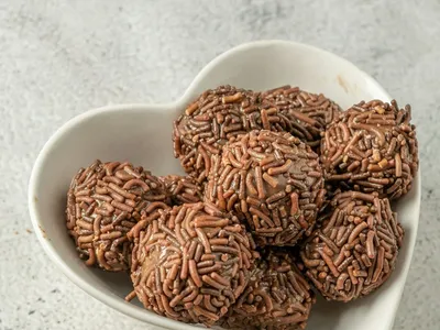 Brigadeiro é o doce mais amado do Brasil: veja receitas que bombam na web