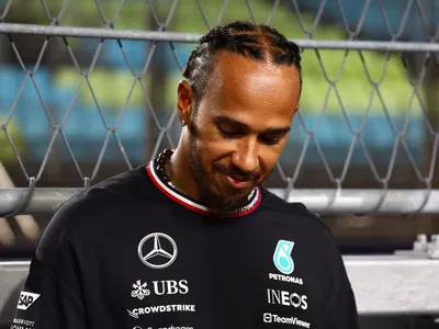 Hamilton detona punição da FIA a Verstappen e dispara: "Espero que ele não cumpra"