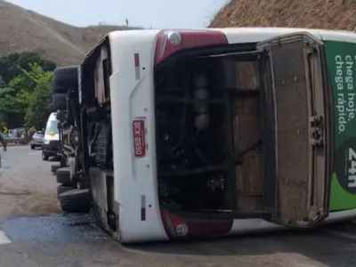 Ônibus de time de futebol americano tomba na Serra das Araras, no RJ, e três jogadores morrem