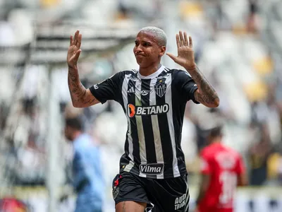 Atlético-MG vence Red Bull Bragantino e volta a sonhar com o G-6 do Brasileiro