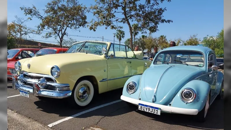 Shopping em Sorocaba tem Encontro de Carros Antigos