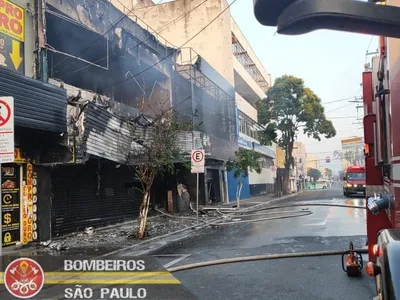 Loja de bijuterias pega fogo no centro de Taubaté