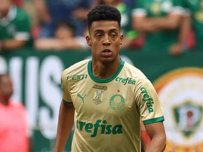 Palmeiras renova o contrato do lateral-esquerdo Vanderlan