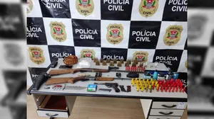 Armas e drogas são apreendidas em operação em Sarapuí