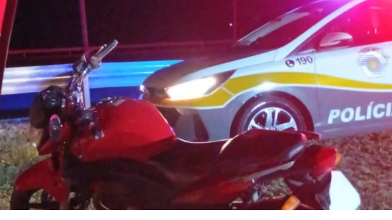 Motocicleta roubada é recuperada pela polícia em Garça